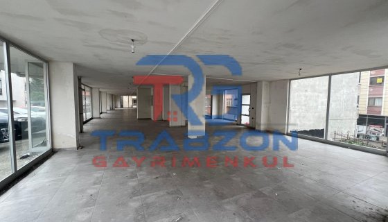 PELİTLİNİN TAM MERKEZİNDE SATILIK 320 m² DÜKKAN